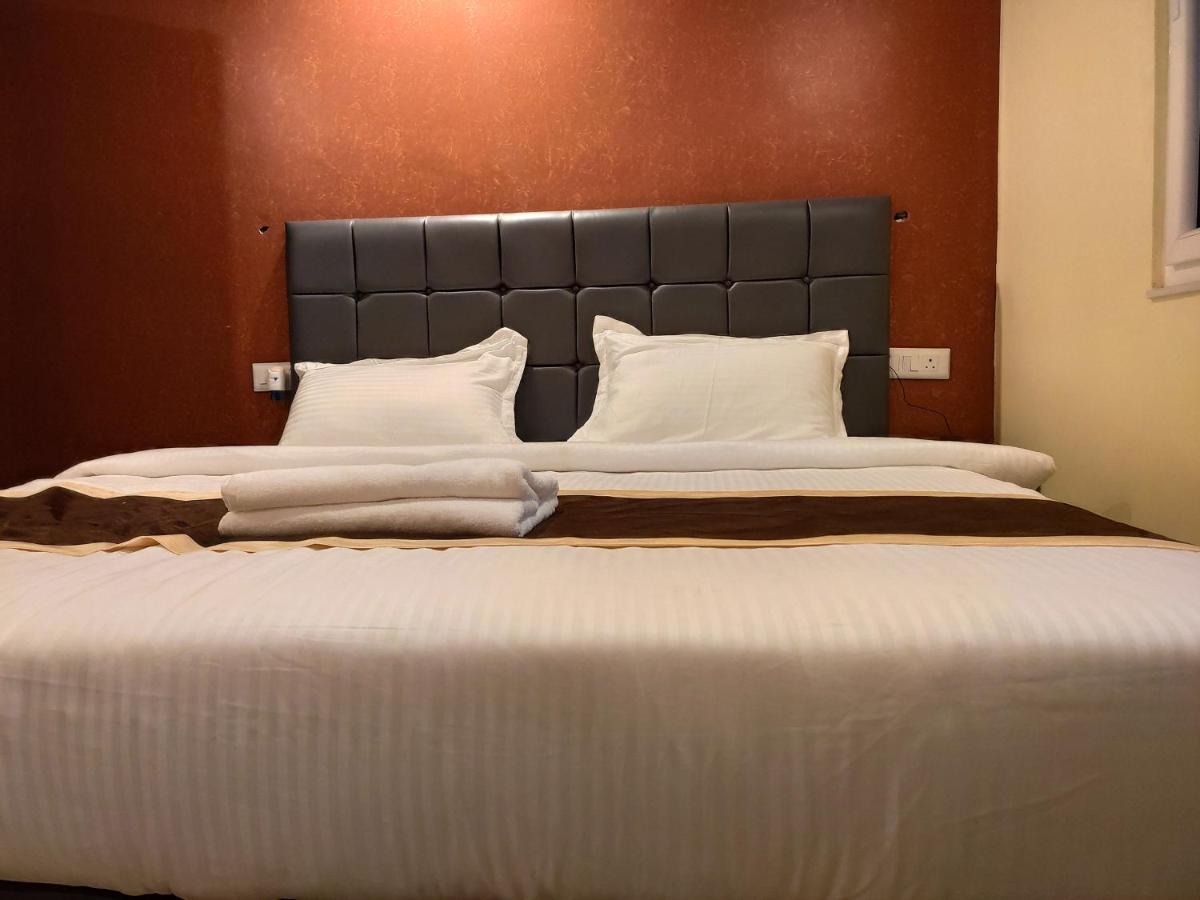 Royal View Residency Hotel Bodhgaya Bagian luar foto