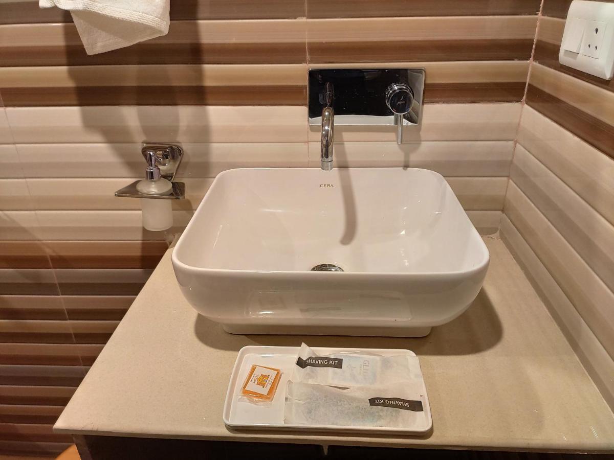 Royal View Residency Hotel Bodhgaya Bagian luar foto